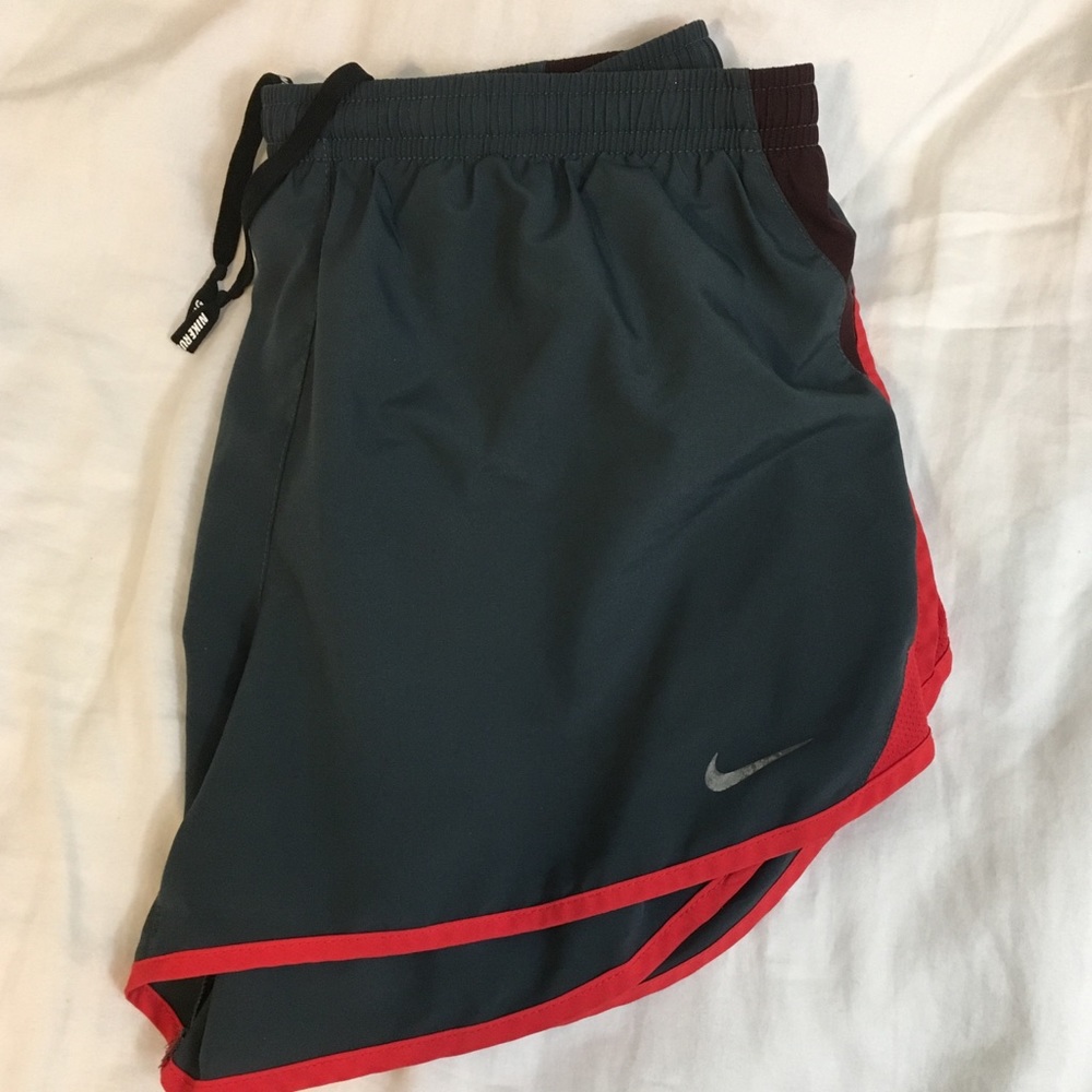 NIKE RUNNING SHORTS